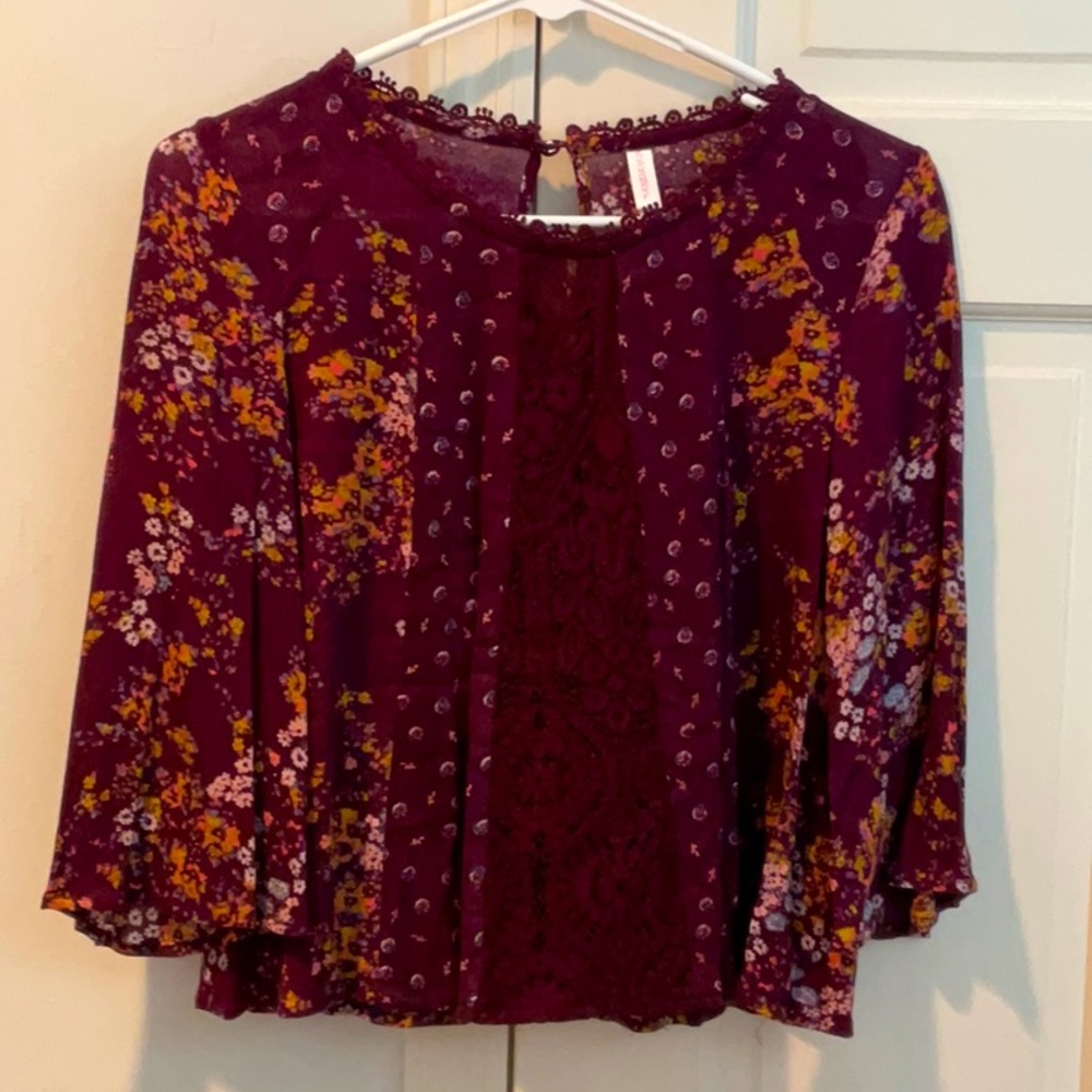 Xhilaration burgundy maroon dark floral blouse with bell sleeves, medium.
